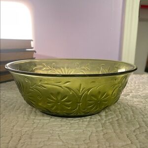 Vintage Green Glass Bowl with Daisy pattern 60’s